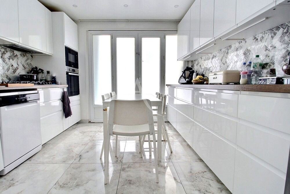 Appartement 5 pièces 103 m² Maurepas Centre