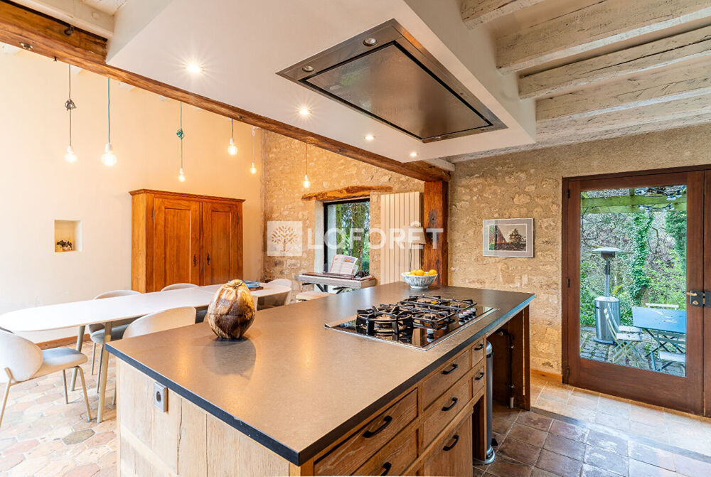 Bâtisse de caractère 7 pièce(s) 231,59 m2