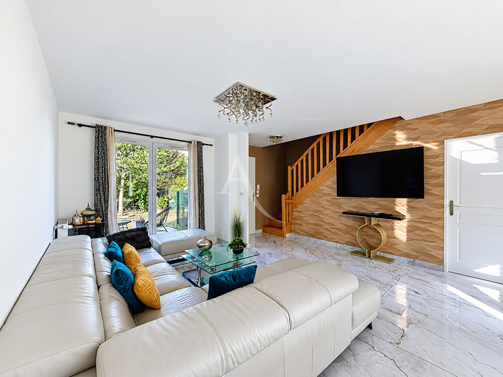 Vente Maison Maison située à Claye Souilly - construction 2017 - 4 chambres - jardin de 450 m2 - garage Claye souilly