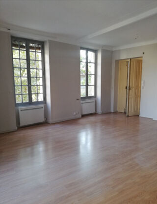  Appartement à louer 5 pièces 116 m²