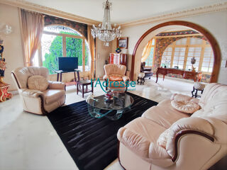  Maison  vendre 10 pices 238 m