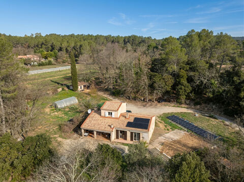   A vendre  ! Maison de 103m� et 3 chambres avec un terrain de 16303m�  sur ENTRECASTEAUX . Maison - 4 pi�ce(s) - 103 m�