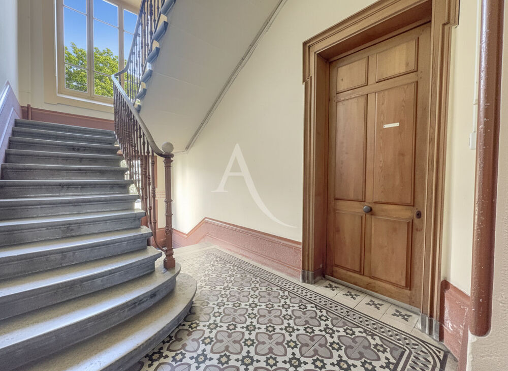 Vente Appartement Local d'activité à transformer en loft de 70 m2 Lyon 3