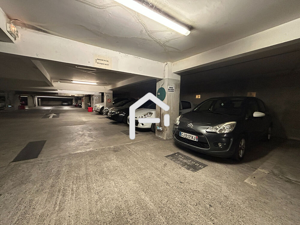 Vente Parking/Garage A vendre : Lot de 5 places de parking en sous-sol sécurisé à Jean Jaurès. Toulouse