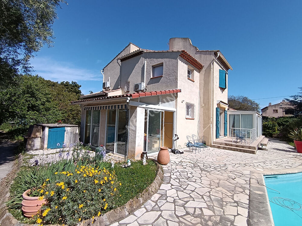 Vente Maison Six-fours le Brusc Maison T6 d'environ 150 m² sur terrain plat de 1503 m² Six fours les plages