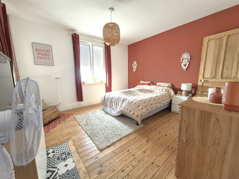 Vente Maison Corps de ferme rénové avec dépendances et local commercial sur 3 500 m² Saint hilaire lez cambrai
