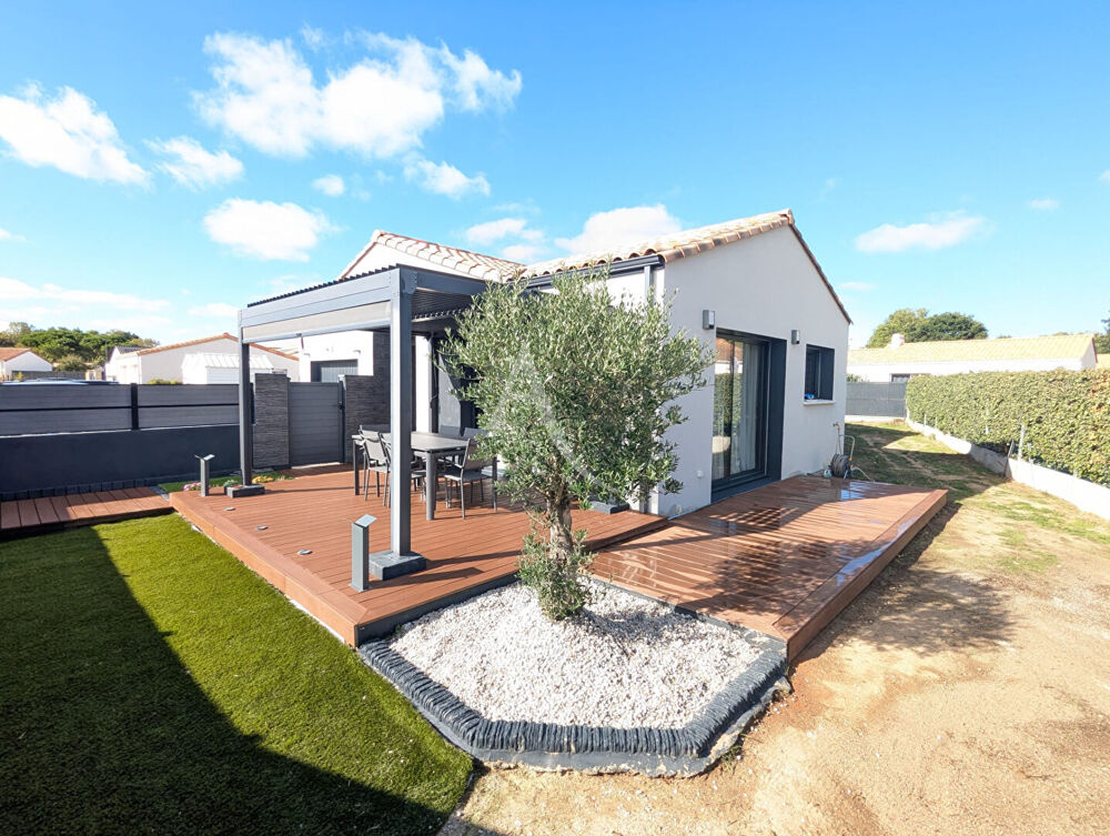Maison récente de 2023 à vendre à Challans avec garage et terrain de 410 m²