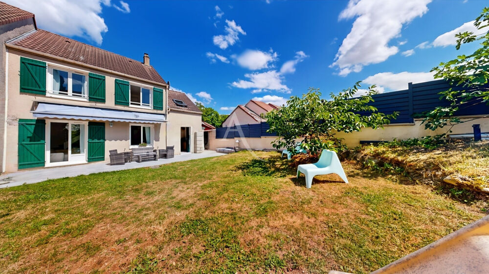 Maison VAUREAL avec 4 chambres garage et terrain.
