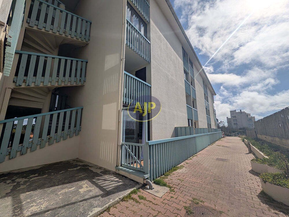 SOULAC SUR MER Appartement T2bis en Rez-de-chaussée en front de Mer avec Parking Privatif