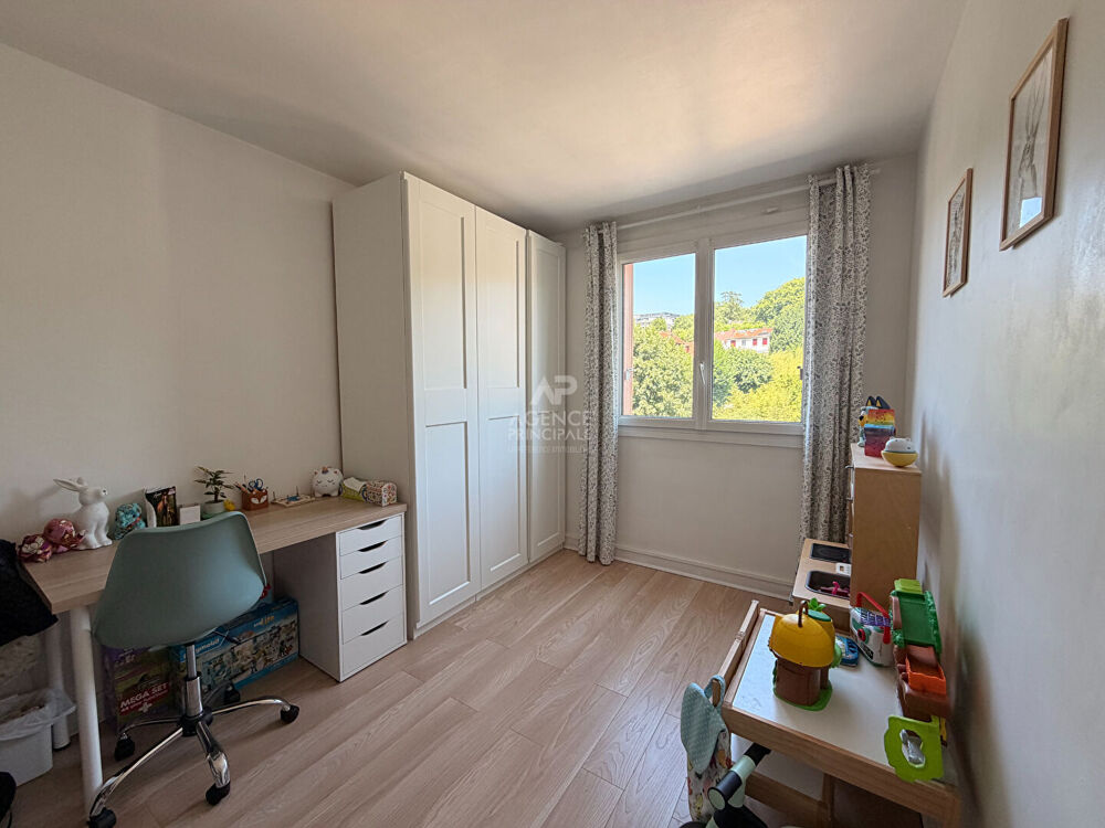 Location Appartement Appartement 3 pièce(s) 55 m2 15 min à pied RER A - Saint Germain En Laye Saint germain en laye
