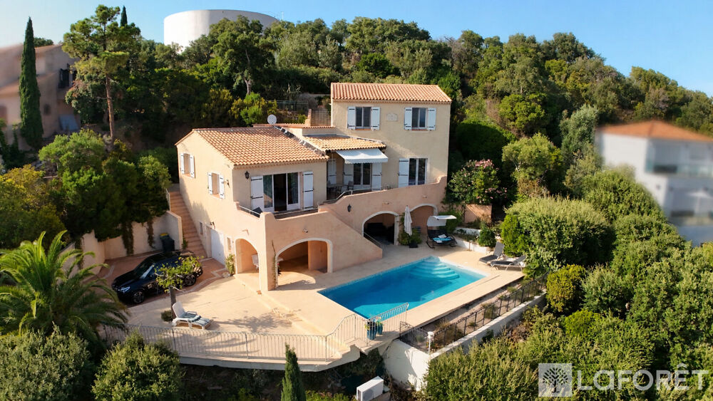 Vente Maison Villa Les Issambres 6 pièce(s) 148 m2 Les issambres