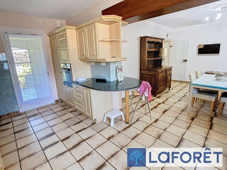  Maison � louer 6 pi�ces 209 m�