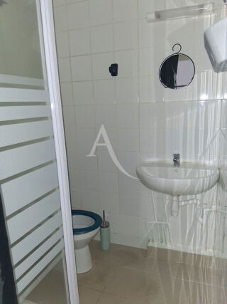  Appartement à louer 2 pièces 33 m²