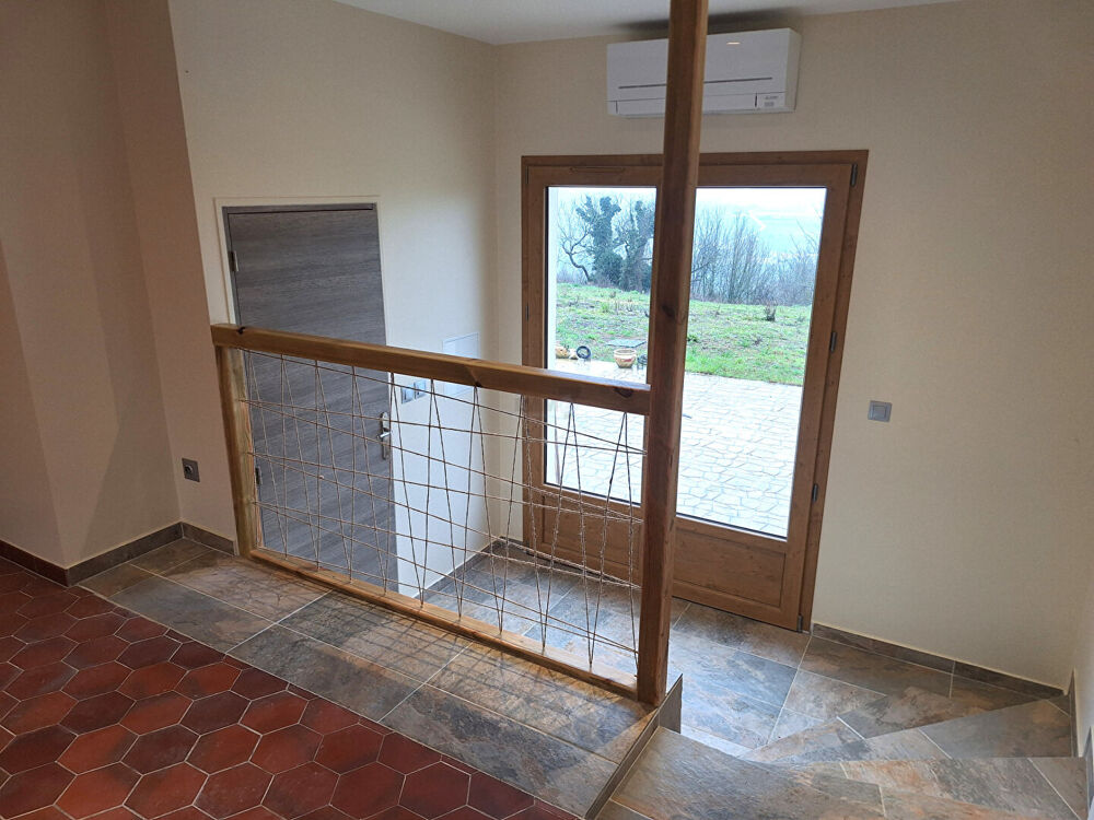 Appartement F2 neuf avec terrasse et jardinet - 590 HC