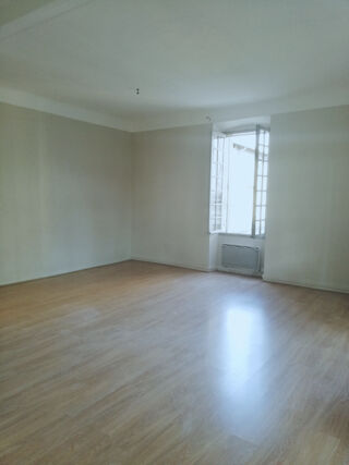  Appartement à louer 5 pièces 116 m²