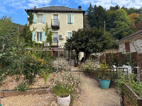   Maison rénovée de 115 m² avec jardin arboré et belle vue ? Laval-de-Cère Maison - 5 pièce(s) - 115 m²