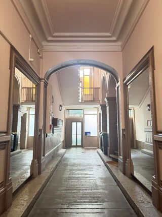  Appartement à louer 4 pièces 99 m²