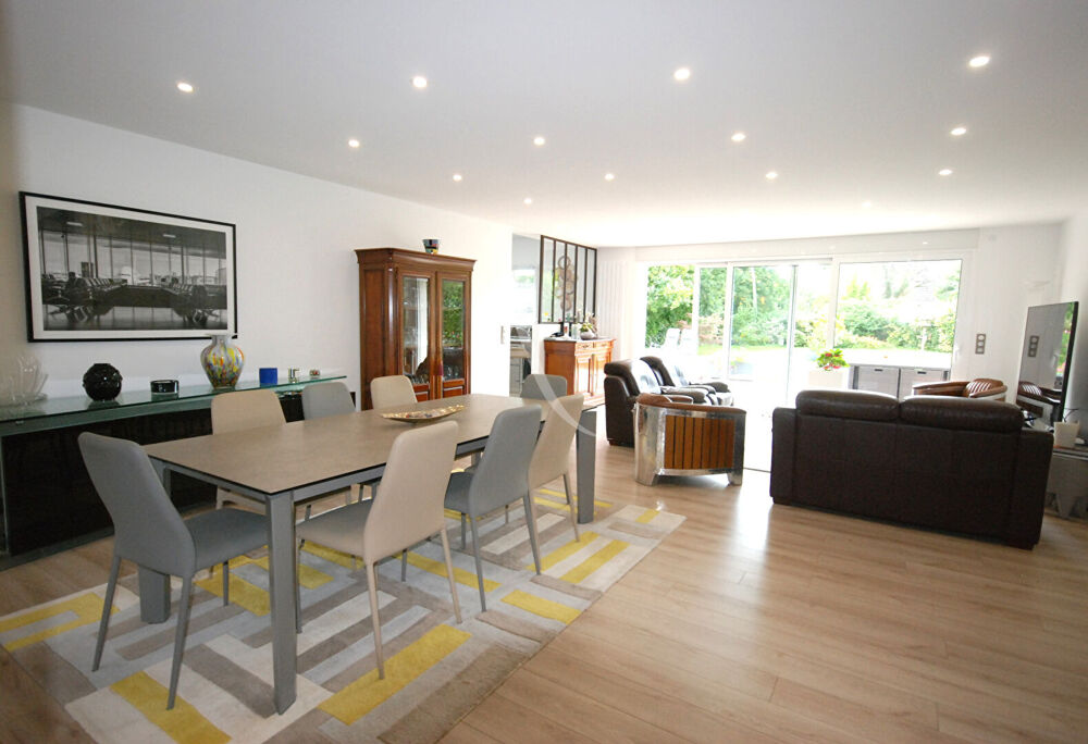 Vente Maison Maison Lesigny 7 pièce(s) 164 m2 - 590 000 Lesigny