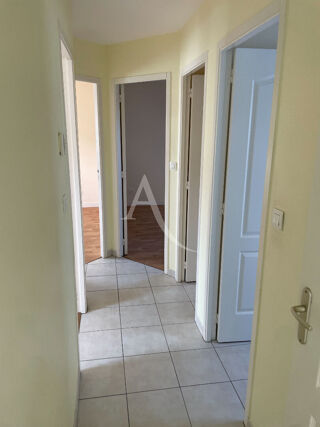  Appartement à louer 4 pièces 75 m²