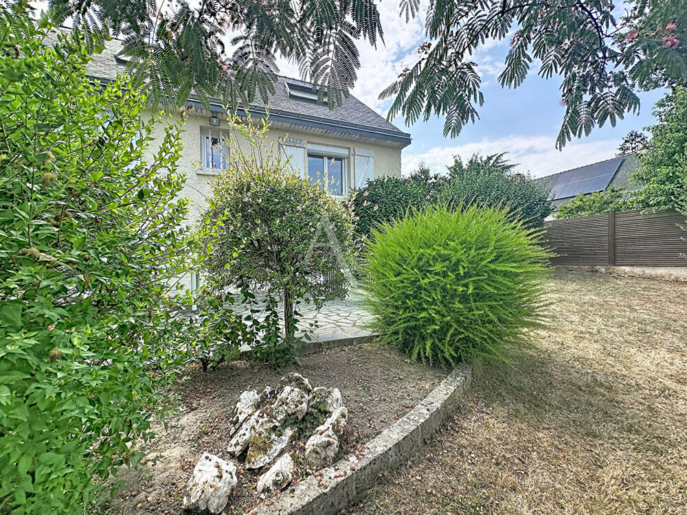 Maison 7 pièces 150 m² · à Montreuil Juigne · 150 m² · 327 900 €