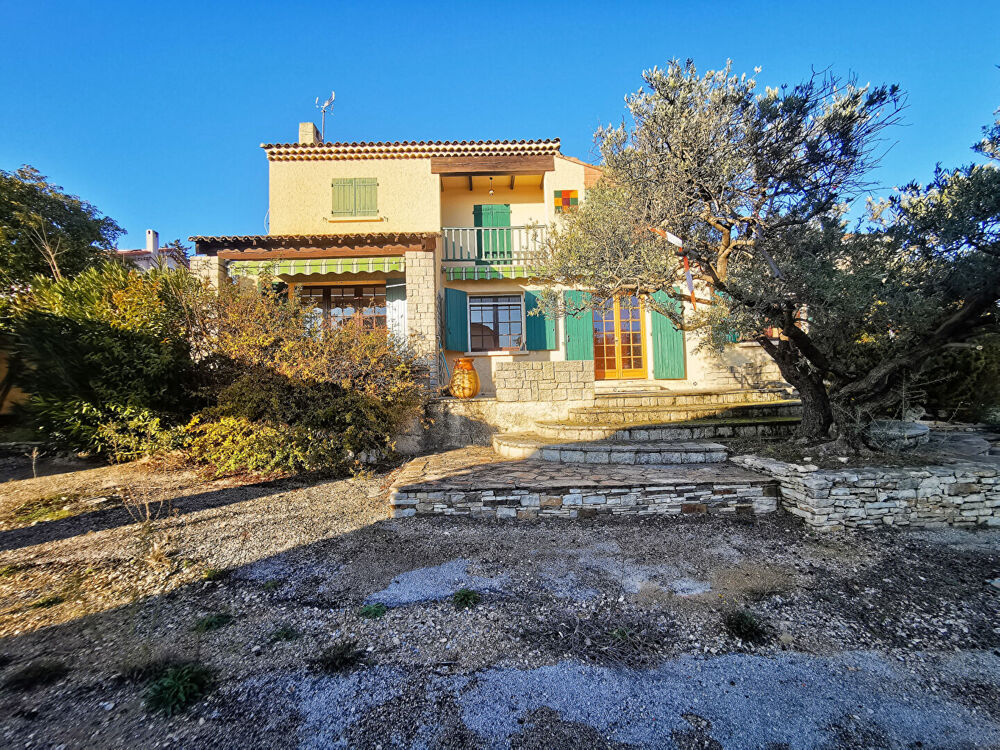 MAISON TRADITIONNELLE T5 (CONSTRUITE EN 1973) DE 138 m² SUR UN TERRAIN DE 1 003 m2