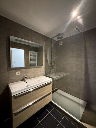  Appartement à louer 3 pièces 1 m²