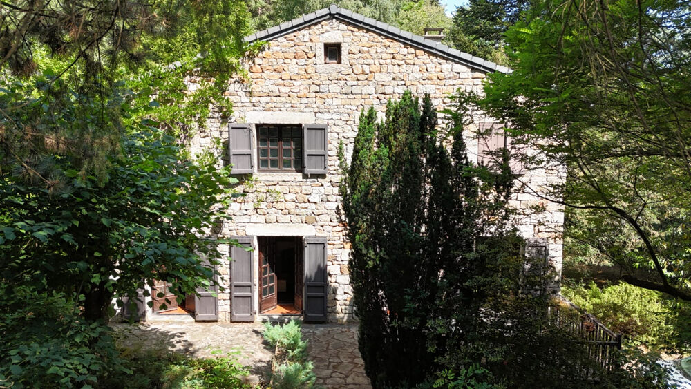 Vente Maison Authentique maison en pierre de 152 m² - 6 chambres - Terrain de 15 000 m² - Saint-Julien-Chapteuil Saint julien chapteuil