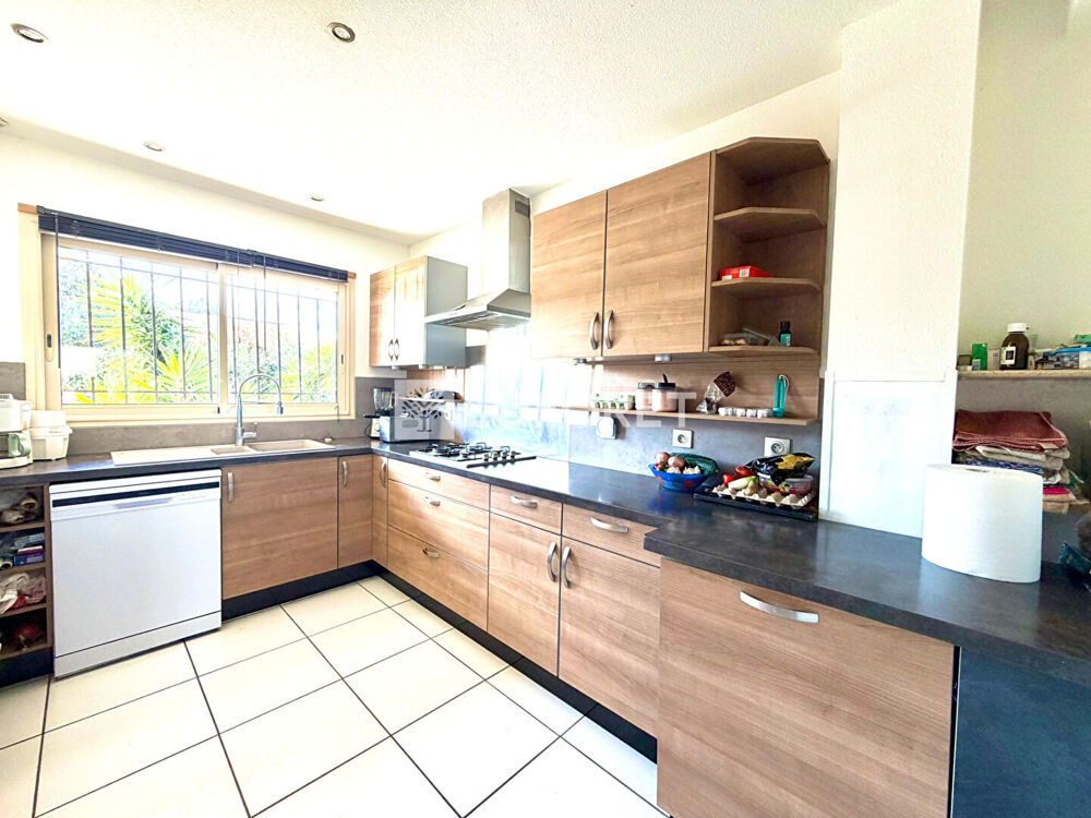 Location Maison A LOUER . MAISON MEUBLEE . Elne 5 pièce(s) 133 m2 + garage et jardin Elne