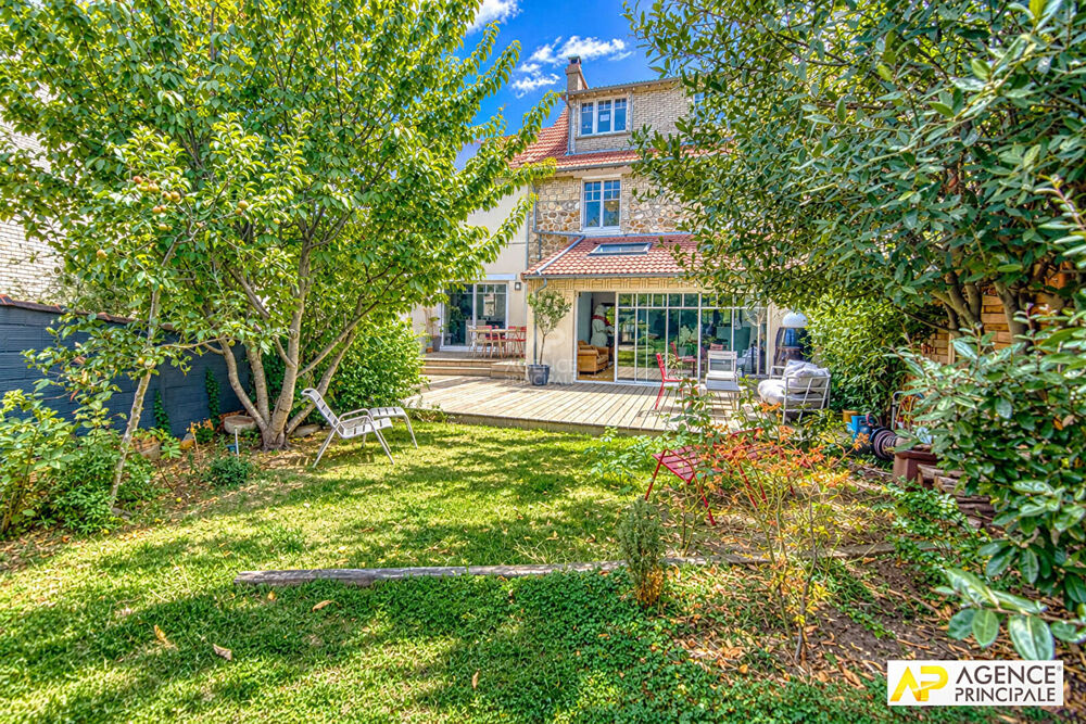 Vente Maison Le Chesnay Plateau St-Antoine - Maison  11 pièces 238 m²  habitables  (371 m² au sol) sur terrain de 450 m² avec garage Le chesnay