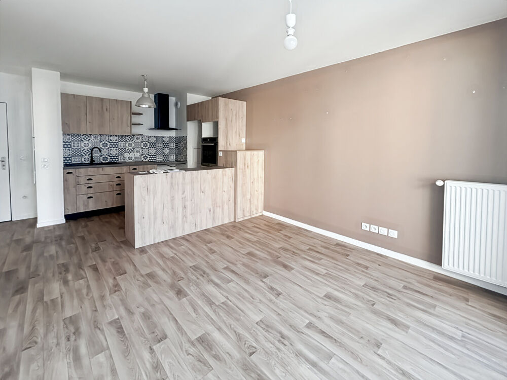 À LOUER - APPARTEMENT - MENNECY