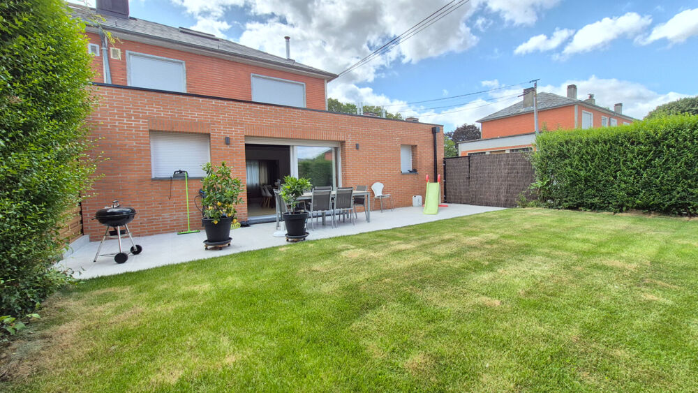 Vente Maison Maison de 103 m² entièrement rénovée, avec jardin et garage. Lys lez lannoy