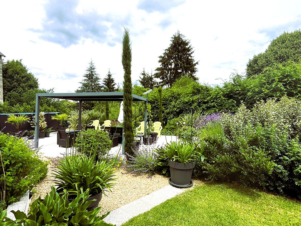 Maison au coeur La Chapelle Montbrandeix 6 pièce(s) 117m2 avec jardin