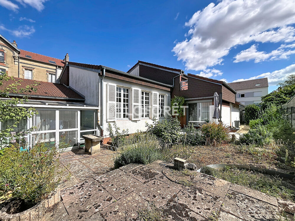 Maison familiale avec espace professionnel à Chaumont