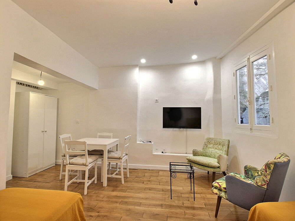 Superbe Appartement T2 en DUPLEX totalement rénové à Deux pas du Palais des Papes