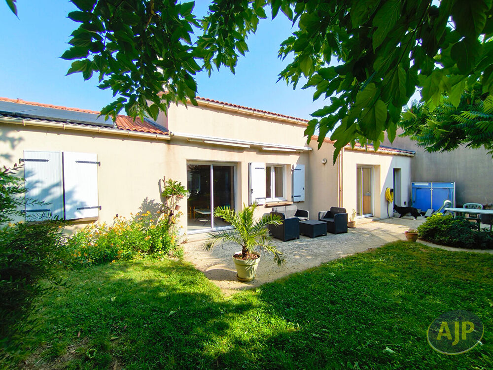 Vente Maison Maison Montaigu Vendee 6 pièce(s) 120 m2 Montaigu vendee