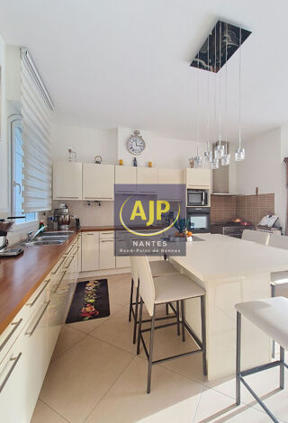  Maison à vendre 8 pièces 306 m²