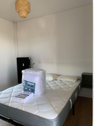 Appartement à louer 5 pièces 90 m²