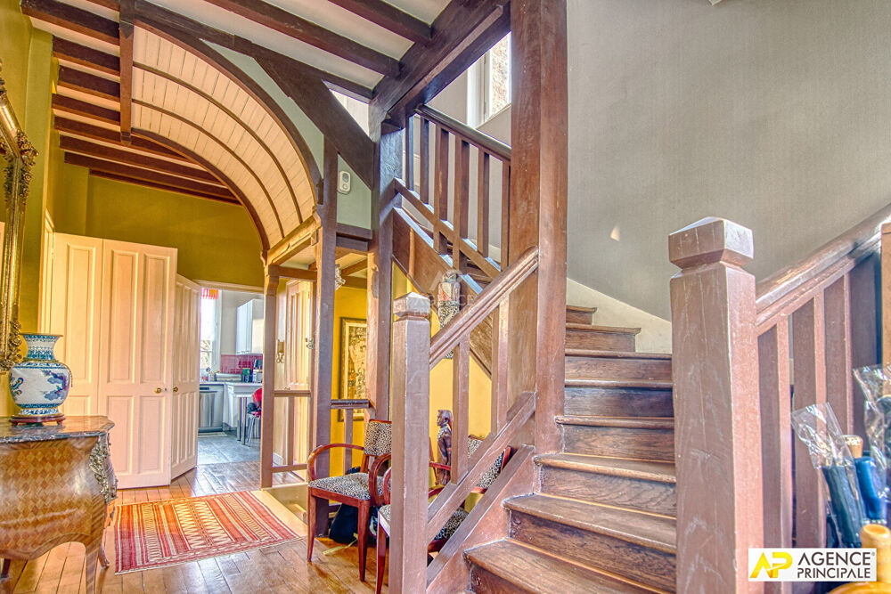 Vente Maison Versailles Rive-Droite Maison 8 pièces 290 m² au sol sur parcelle de 500 m² avec grand garage. Versailles
