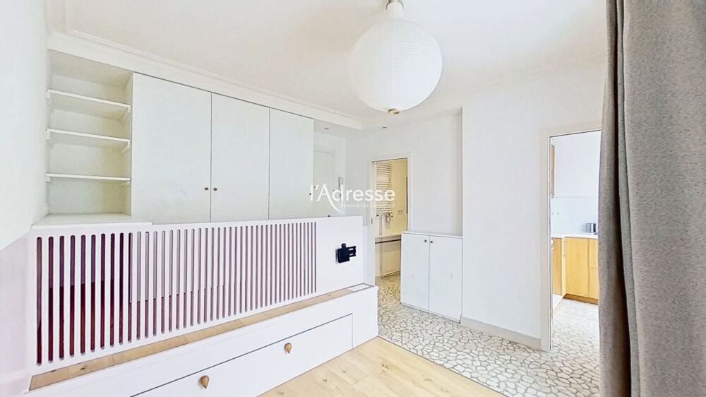 Vente Appartement Studio de 22 m2 en étage élevé avec Balcon/Terrasse ! Paris 15
