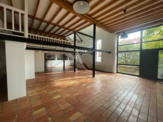  Maison à louer 5 pièces 196 m²