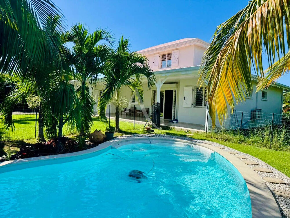 Vente Maison Villa avec piscine et jardin arboré au sein d'un lotissement prisé du Diamant Le diamant
