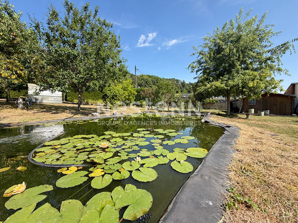 Longère familiale de 174 m² à vendre 6 chambres, garage et piscine à Montval-sur-Loir (72500)