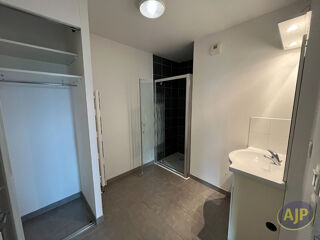  Appartement à louer 3 pièces 67 m²