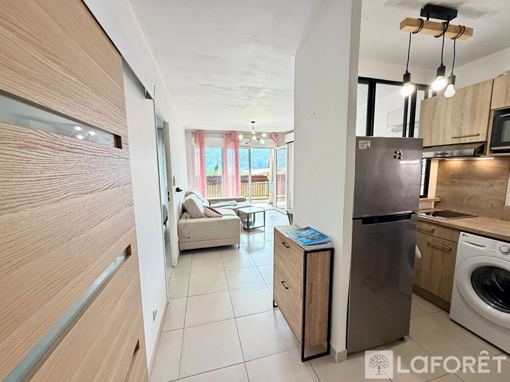 Location Appartement A louer - 2P -dernier étage -   PLANS DE CARROS - 2 PARKINGS en ss Carros