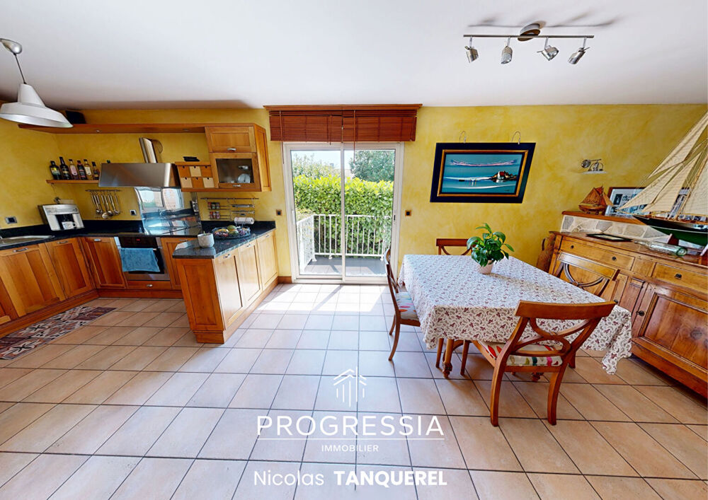 Vente Maison OCTEVILLE-SUR-MER - Maison familiale de 175 m² avec jardin et double garage Octeville sur mer