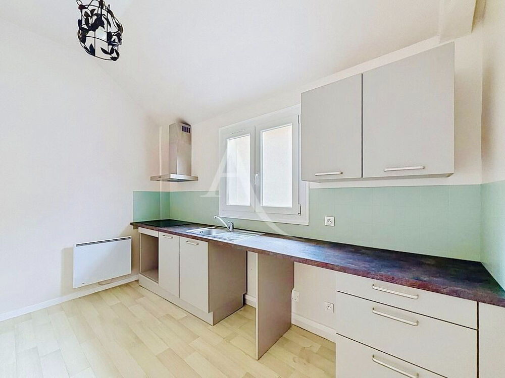 Appartement F3 duplex au dernier étage à 5min à pieds de la gare
