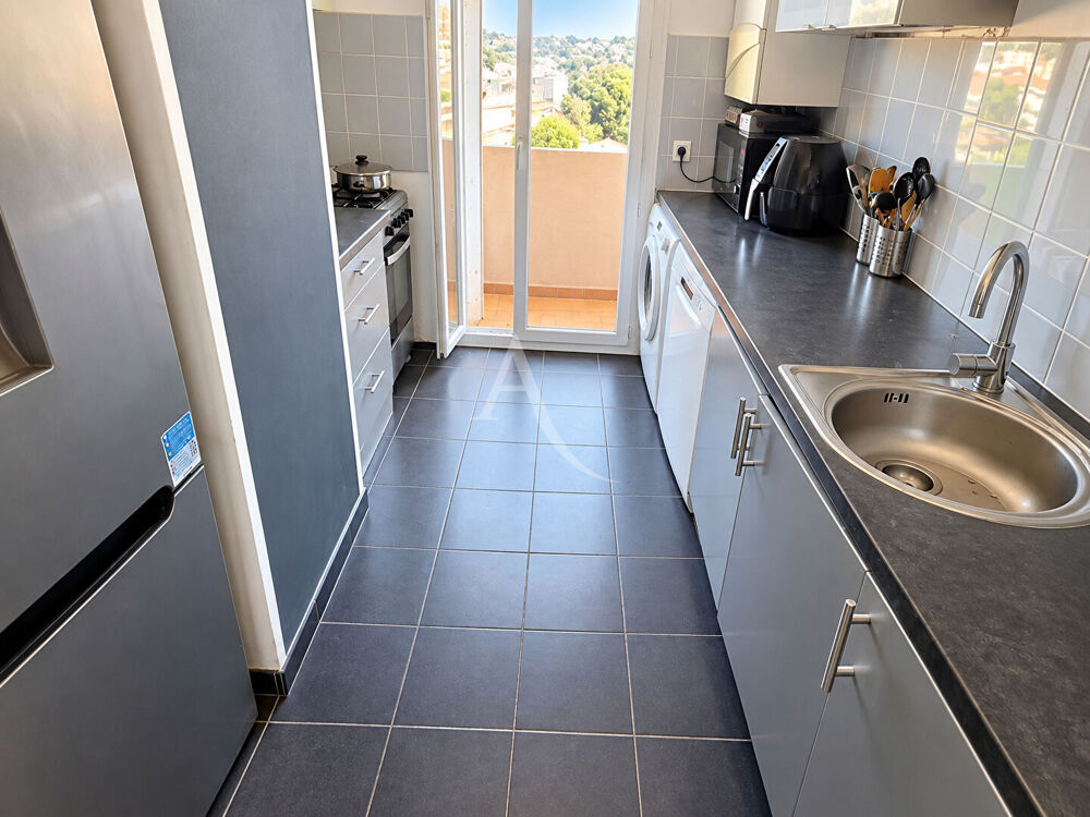 Vente Appartement TOULON - Appartement T3 traversant avec terrasse, balcon et cave Toulon