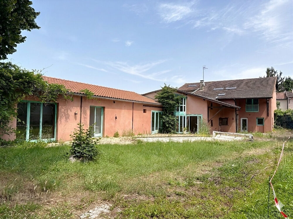 Vente Maison Maison  de 280 m² et 170 m² de dépendances à rénover Pusignan