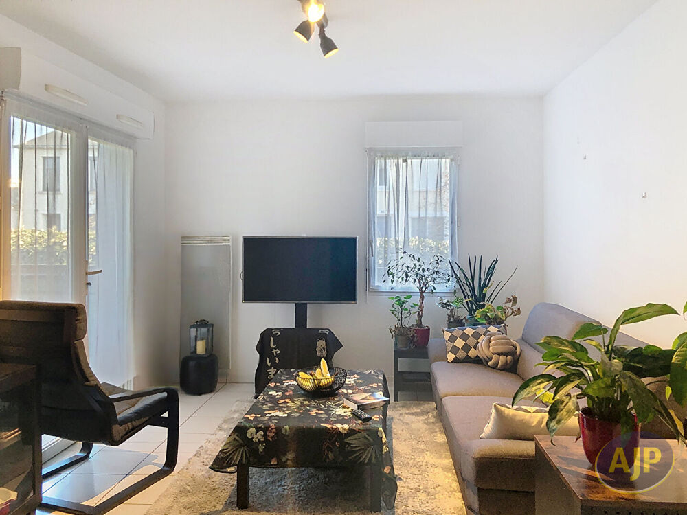 Vente Appartement À vendre - Appartement T2 avec balcon et parking. Cholet