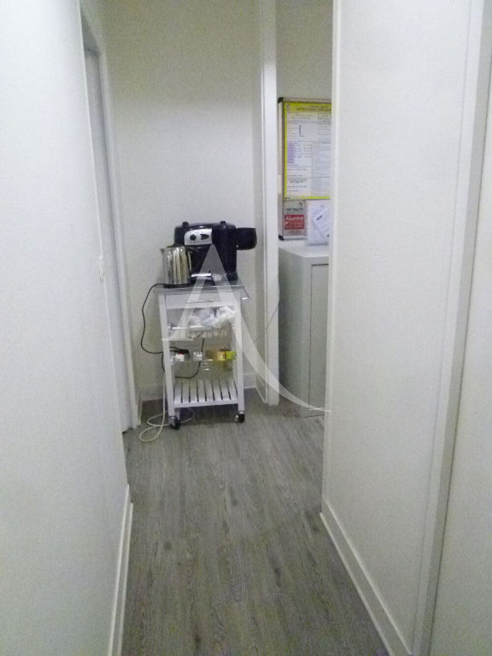   Bureaux de 141 m2 avec 3 parkings à louer Poissy